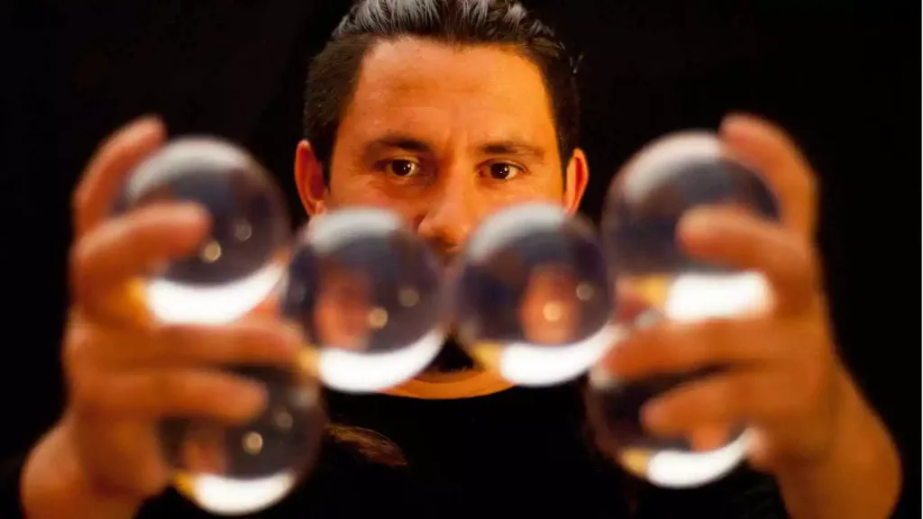 Leaders juggling glass balls